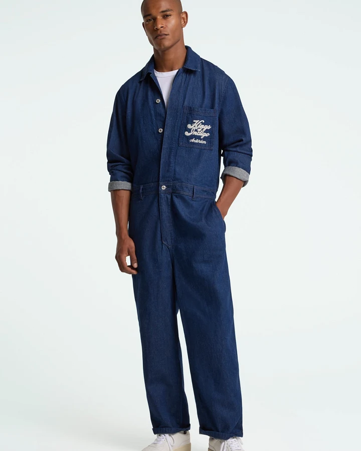 Kings of Indigo Herren vegan Jumpsuit Vasili Hopcete Electric Rinse Crew Blau