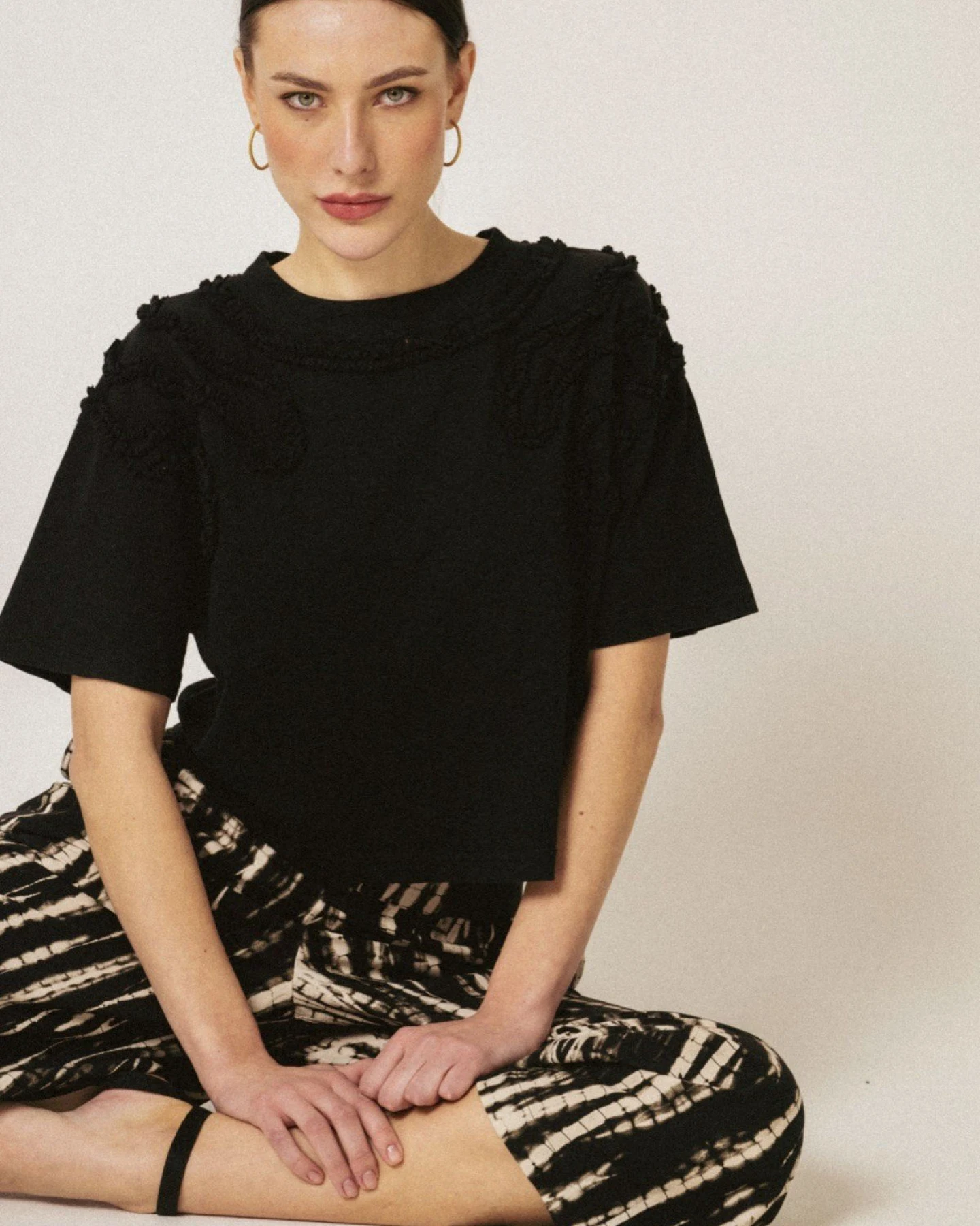 Hose Tavira Batik Schwarz – Ansicht 2