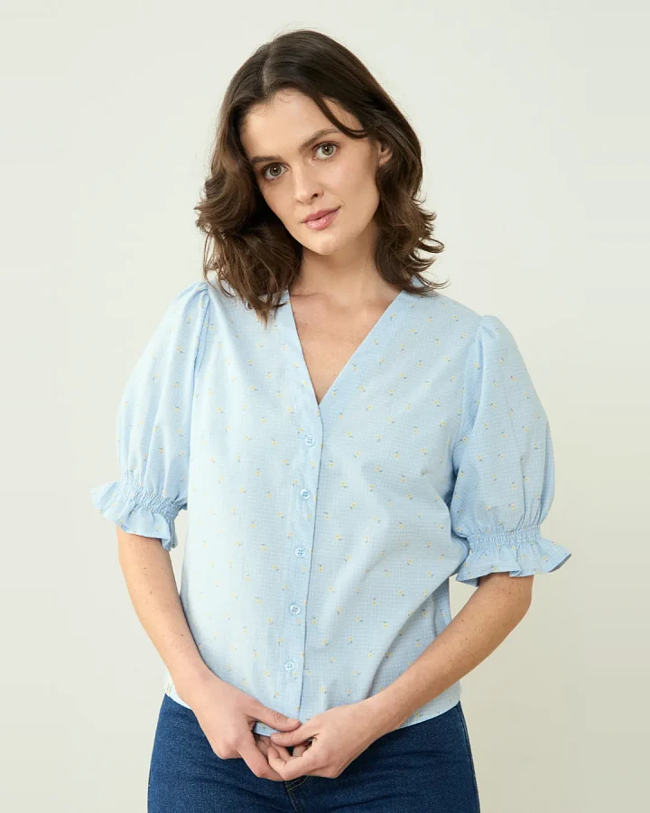 Clotsy Damen vegan Bluse Marianne Floral Hellblau