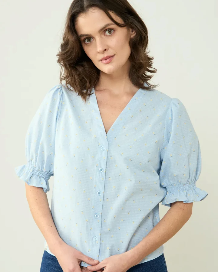 Clotsy Damen vegan Bluse Marianne Floral Hellblau