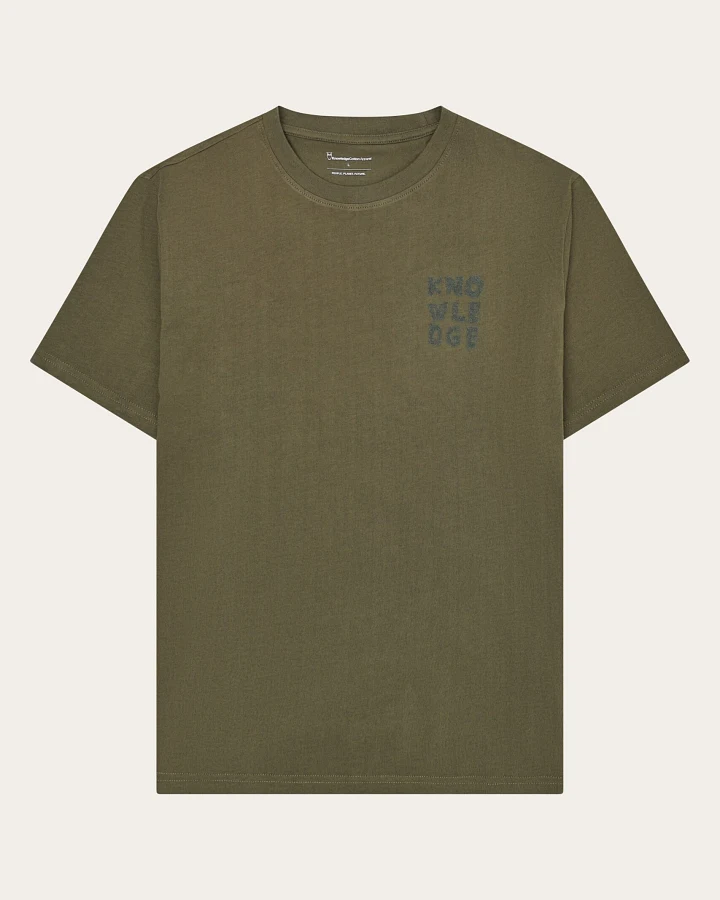 KnowledgeCotton Apparel Herren vegan T-Shirt Chest Print Burned Olive