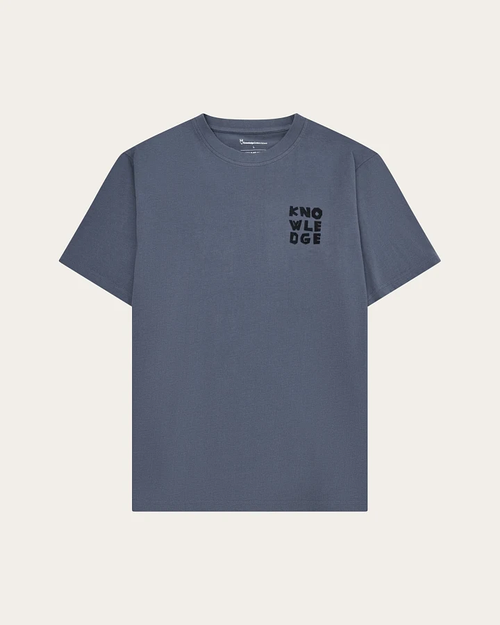 KnowledgeCotton Apparel Herren vegan T-Shirt Chest Print Vintage Indigo