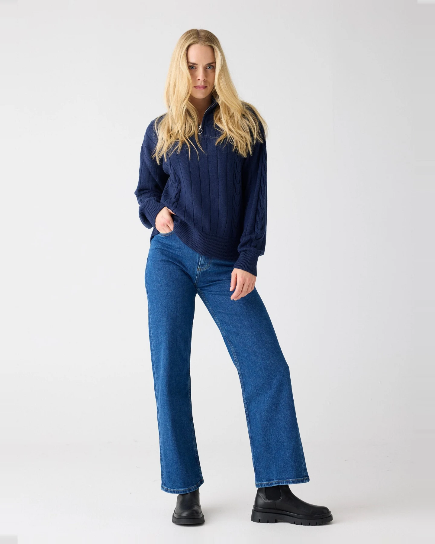 KnowledgeCotton Apparel Damen vegan Jeans Gale Medium Blau – Ansicht 2