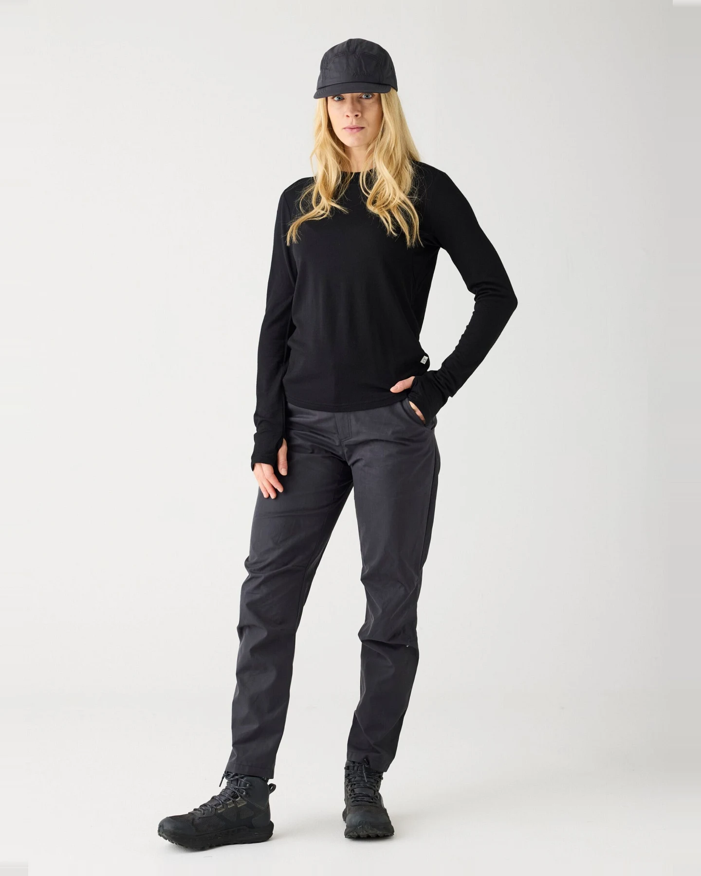KnowledgeCotton Apparel Damen vegan Hose Vent Canvas 200 Black Jet – Ansicht 2