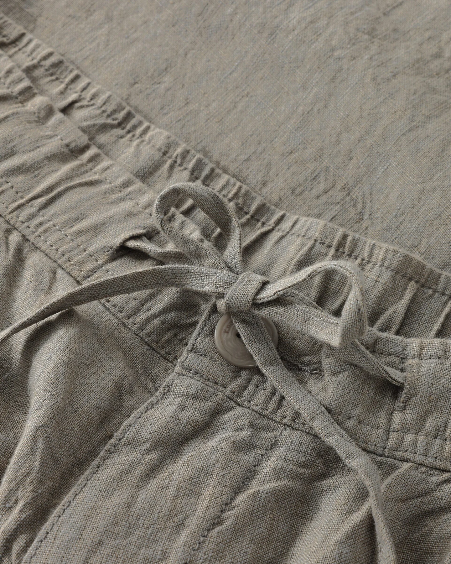 KnowledgeCotton Apparel Herren vegan Shorts Loose Leinen Twill Yarndyed – Ansicht 2