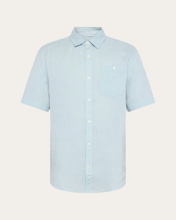 KnowledgeCotton Apparel Herren vegan Kurzarmhemd Custom Fit Skyway Hellblau