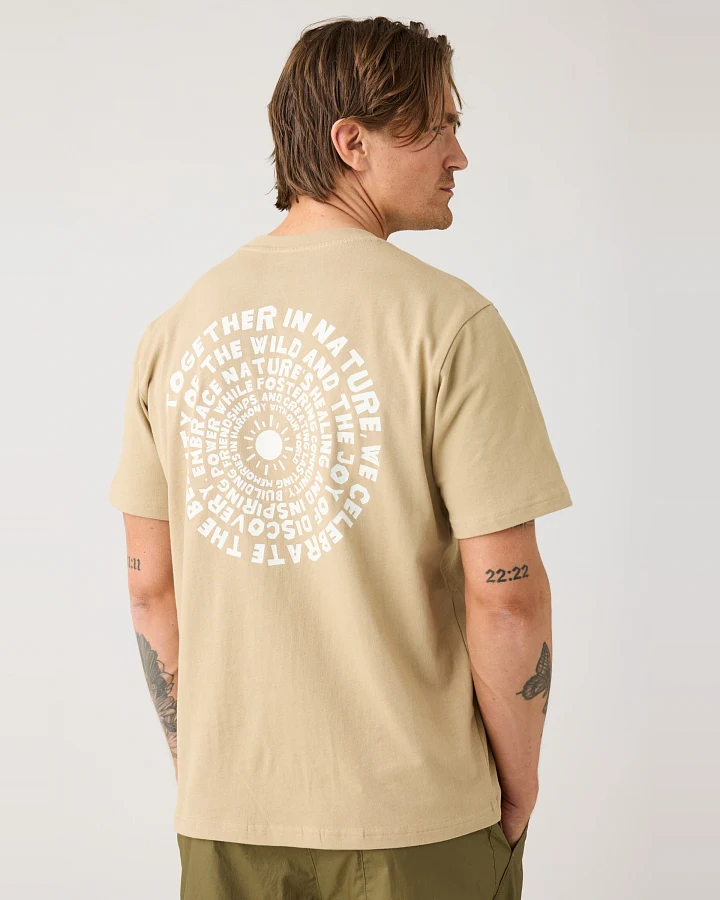 KnowledgeCotton Apparel Herren vegan T-Shirt Rücken Print Twill Beige