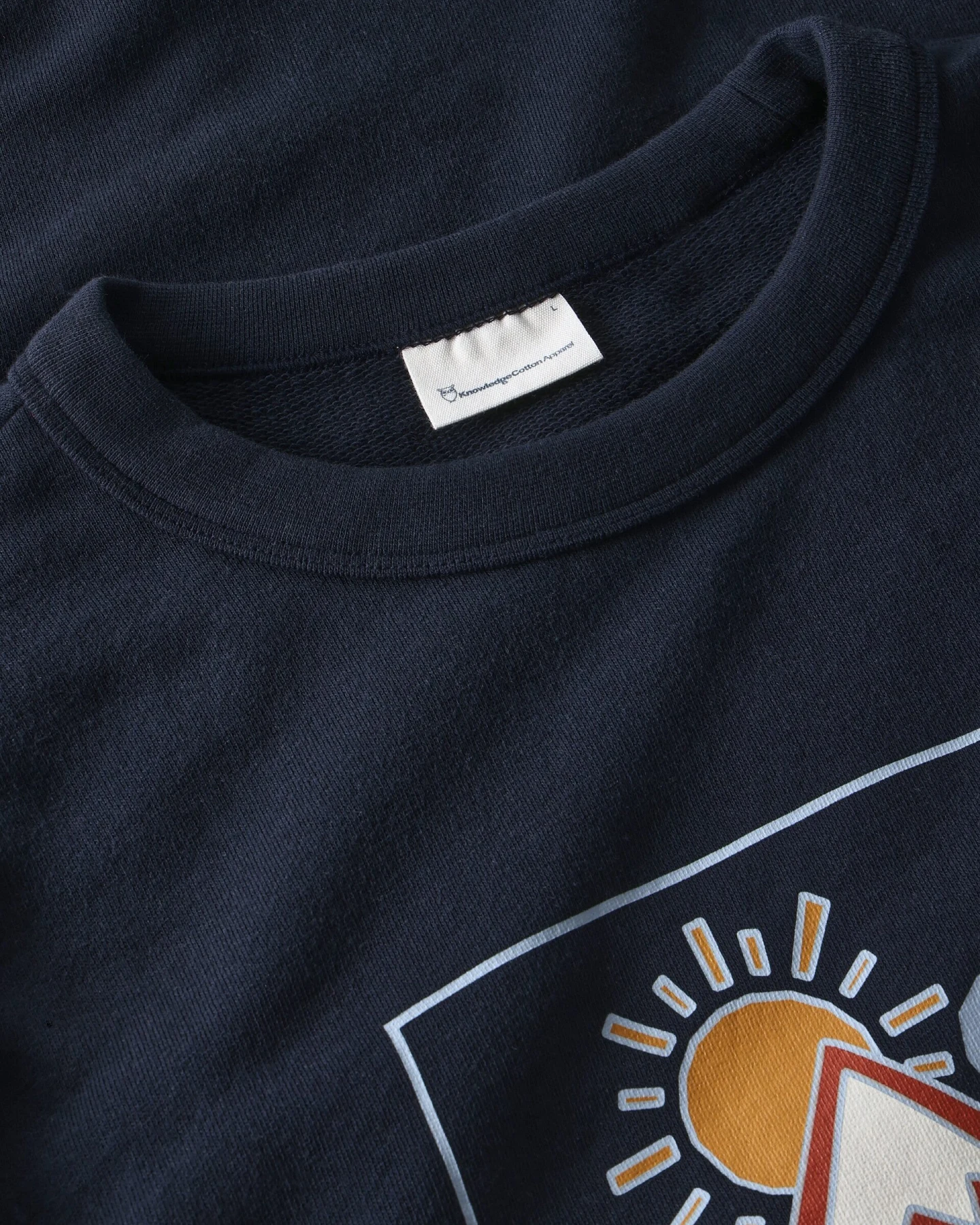 KnowledgeCotton Apparel Herren vegan Sweatshirt Herren Entspannter Bedruckter Rundhalsausschnitt Nachthimmel Navy – Ansicht 2
