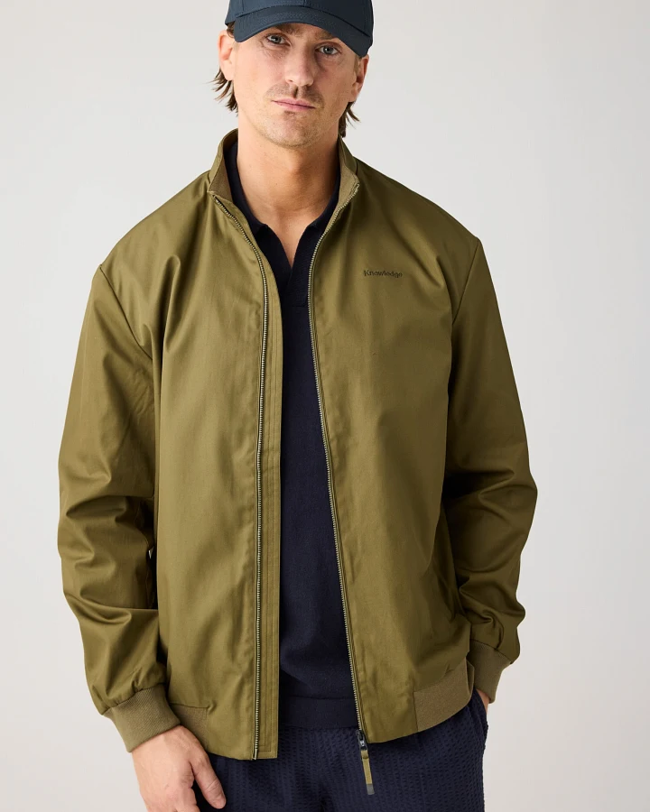 KnowledgeCotton Apparel Herren vegan Jacke Leichtes Segeltuch Gebrannte Olive