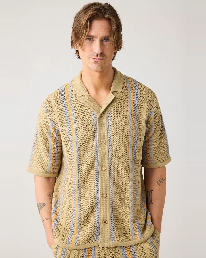 KnowledgeCotton Apparel Herren vegan Strickhemd Regular Gestreift Beige