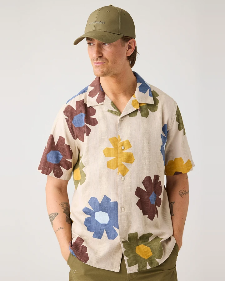 KnowledgeCotton Apparel Herren vegan Hemd Relaxed Print Kurzarm Multicolor Aop