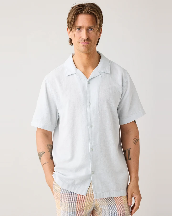 KnowledgeCotton Apparel Herren vegan Hemd Relaxed Kurzarm Skyway Hellblau