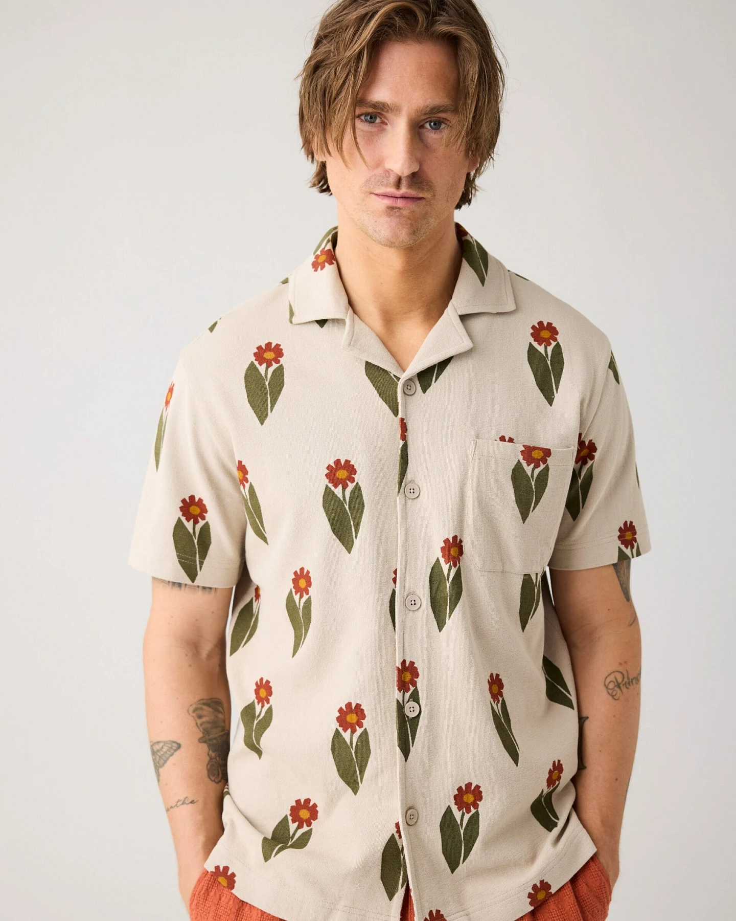 KnowledgeCotton Apparel Herren vegan Hemd Mit Kurzen Ärmeln Und Bouclé-Druck Beige – Ansicht 2
