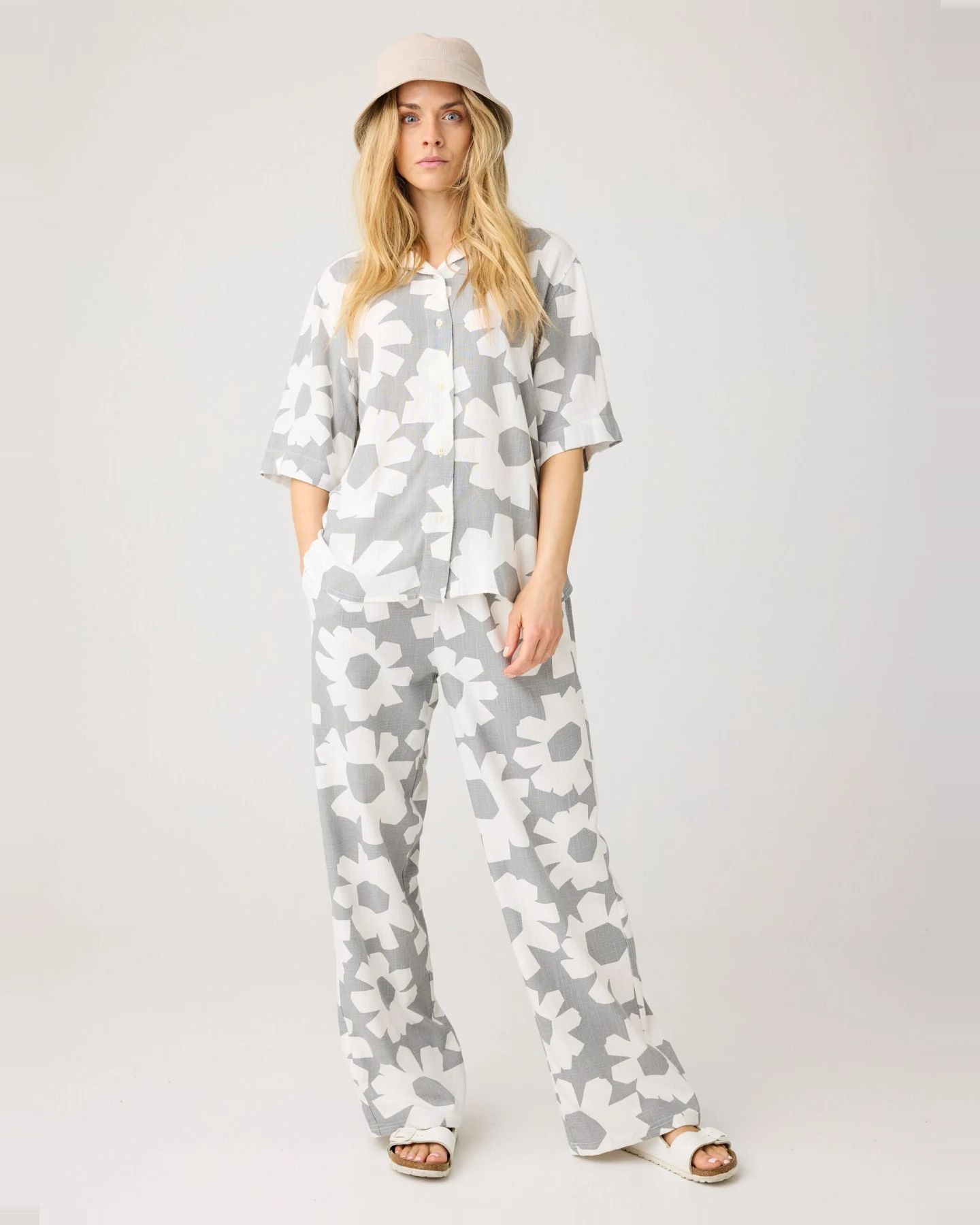 KnowledgeCotton Apparel Damen vegan Hose Posey Weit Leinen Mix Grau – Ansicht 2