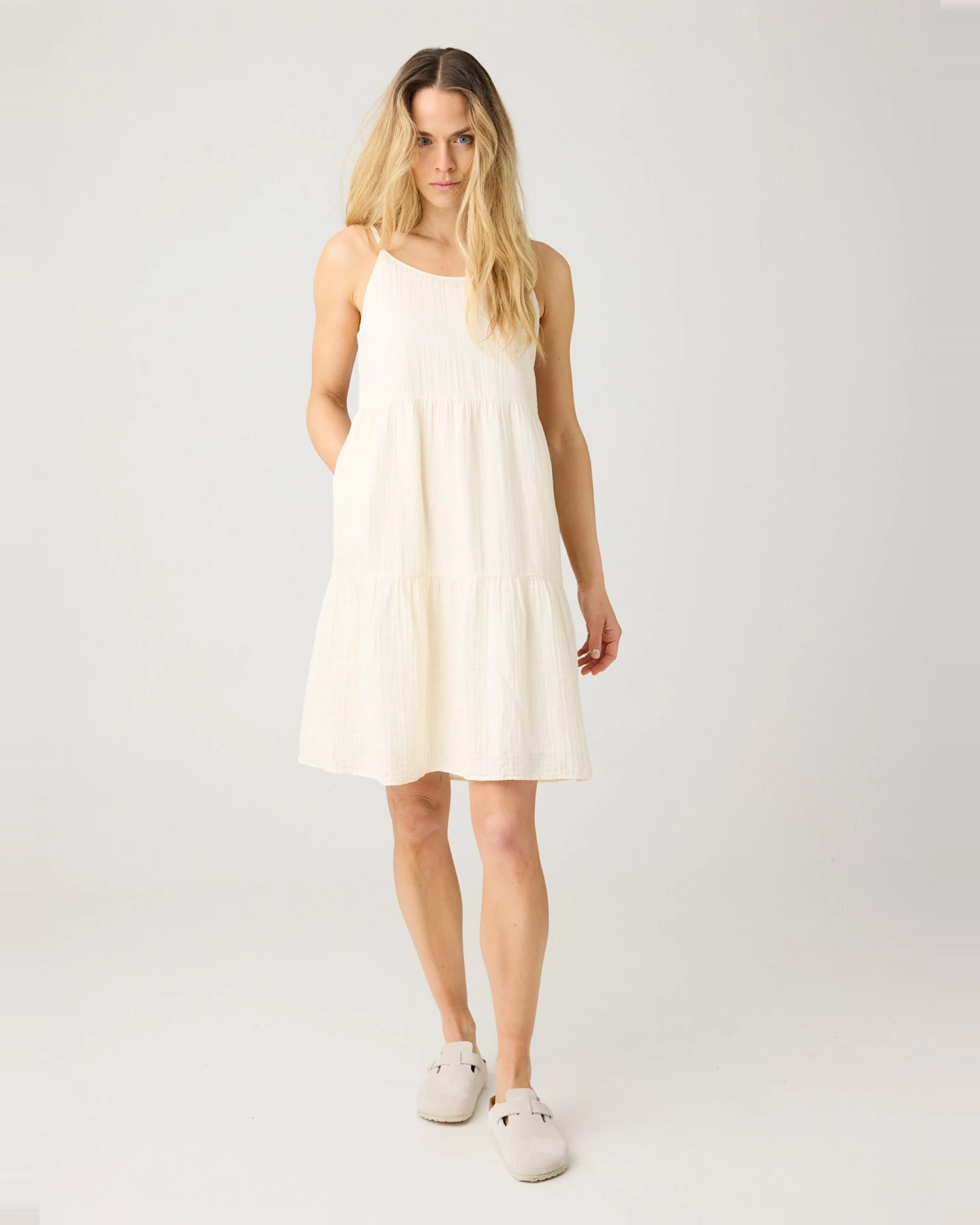 KnowledgeCotton Apparel Damen vegan Kleid Slub Strap Egret Weiß – Ansicht 2
