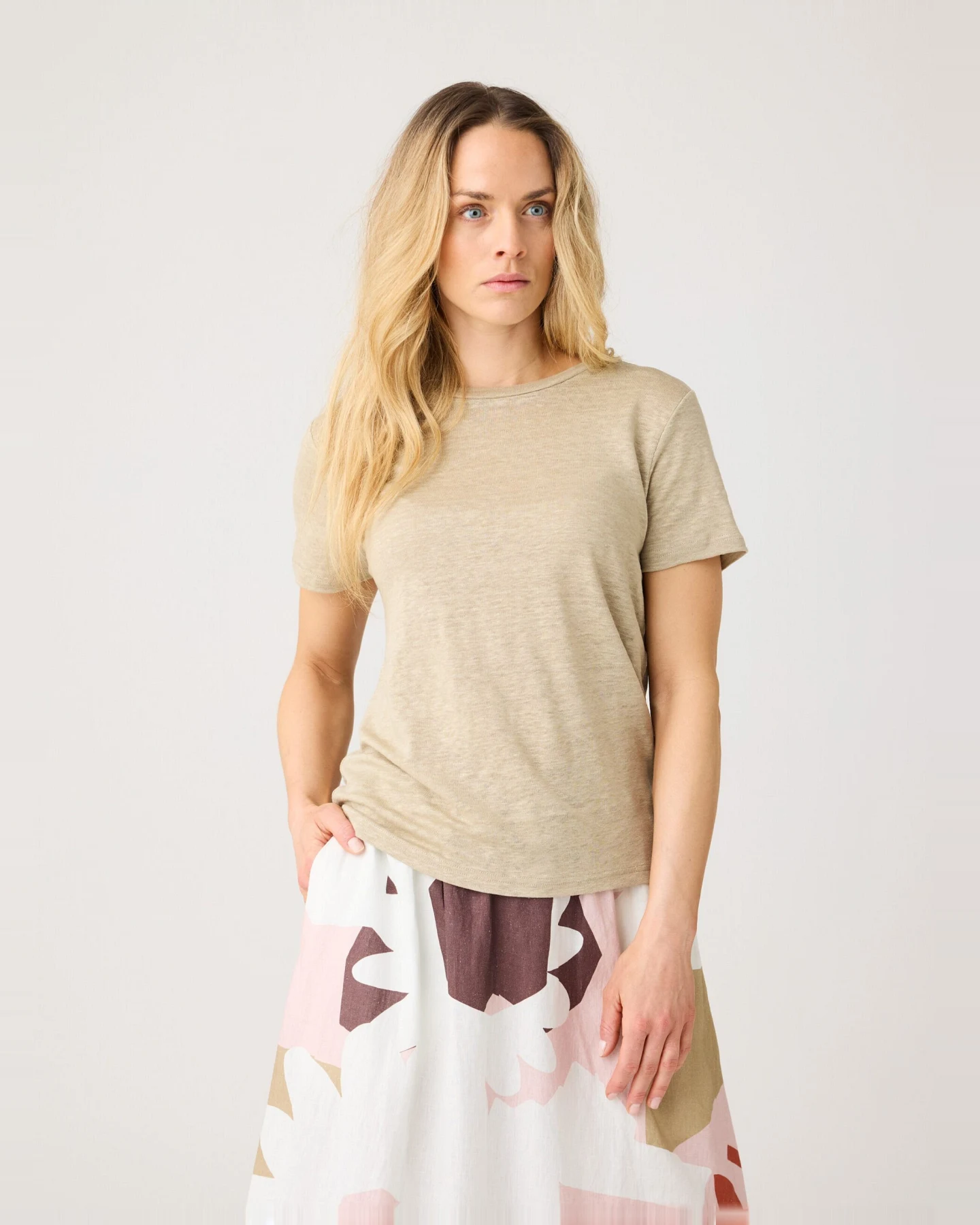 KnowledgeCotton Apparel Damen vegan T-Shirt Reg Leinen Twill Beige – Ansicht 2