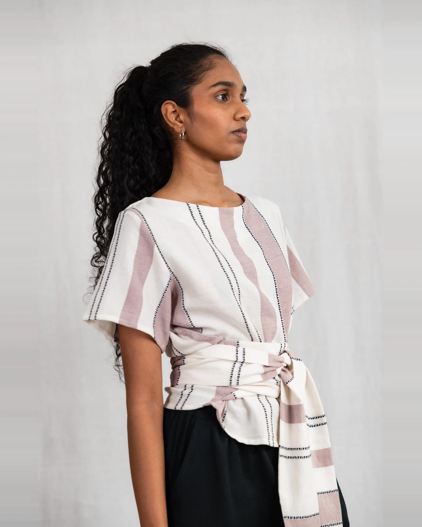 Jyoti Fair Works Damen vegan Wickelhemd Amaranth Weave Pattern Altrosa – Ansicht 2