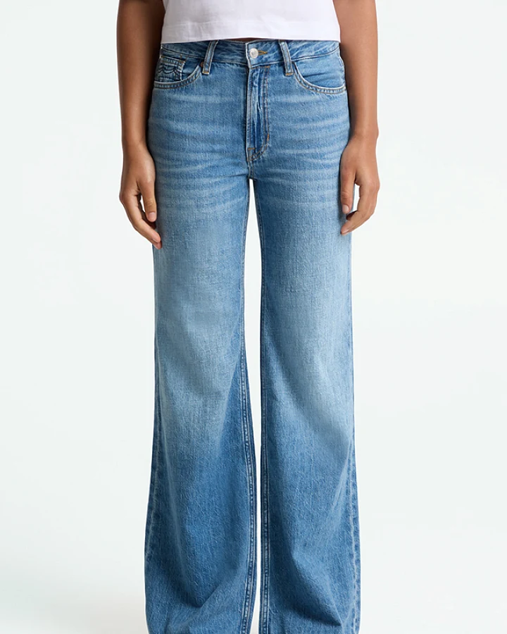Kings of Indigo Damen vegan Flare Jeans Jane Blau Hopcete Electric Clean Blau