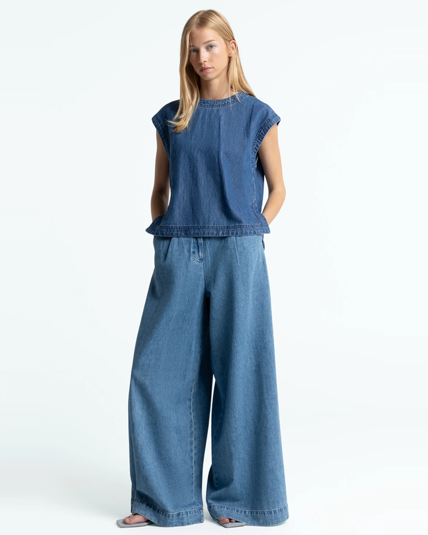 Kings of Indigo Damen vegan Jeans Elsa Hopcete Electric Clean Blau – Ansicht 2