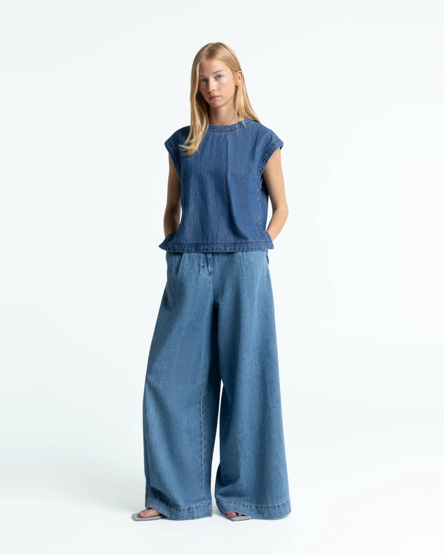 Kings of Indigo Damen vegan Jeans Elsa Hopcete Electric Clean Blau – Ansicht 2