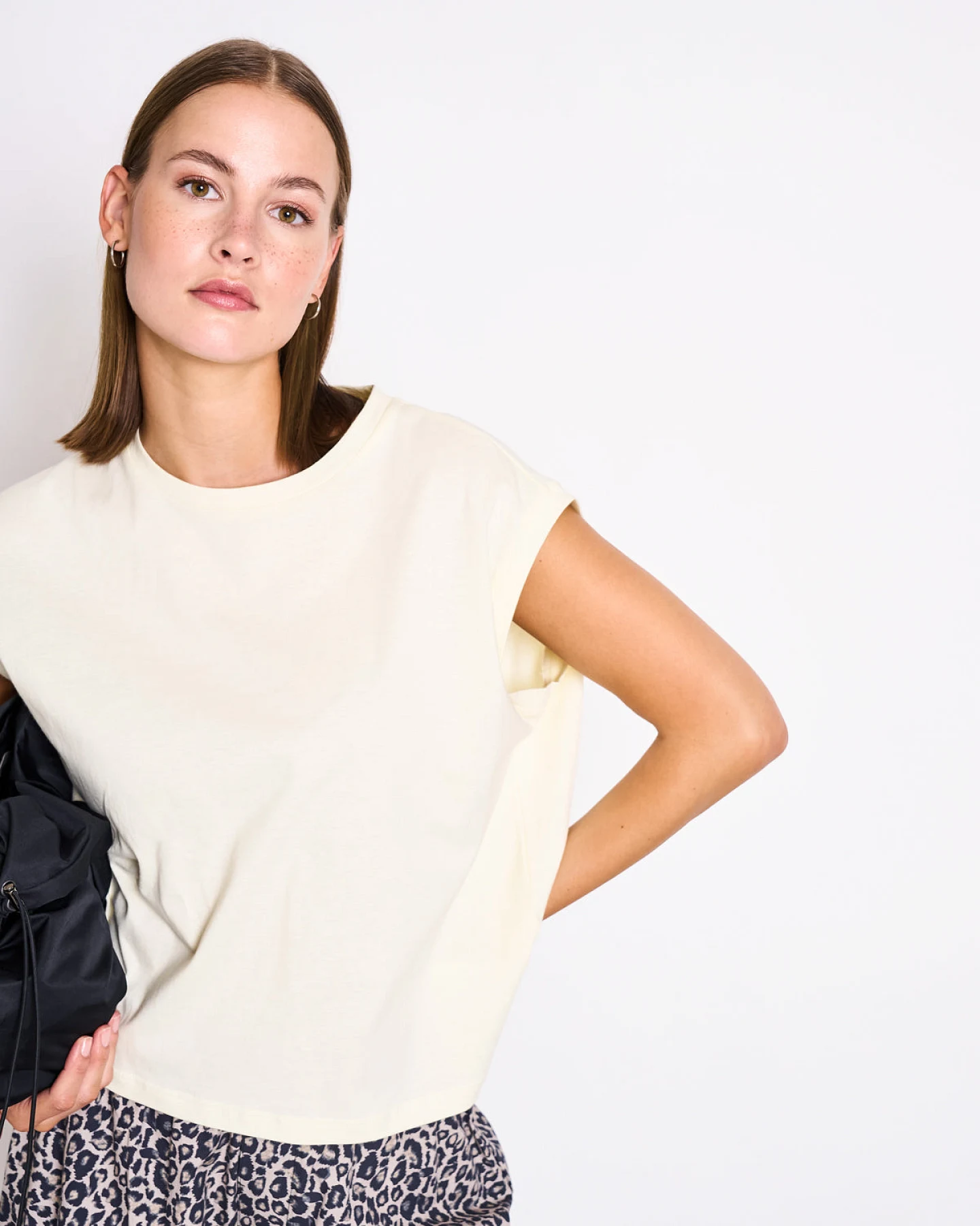 JAN 'N JUNE Damen vegan T-Shirt Ovar Gelb – Ansicht 2