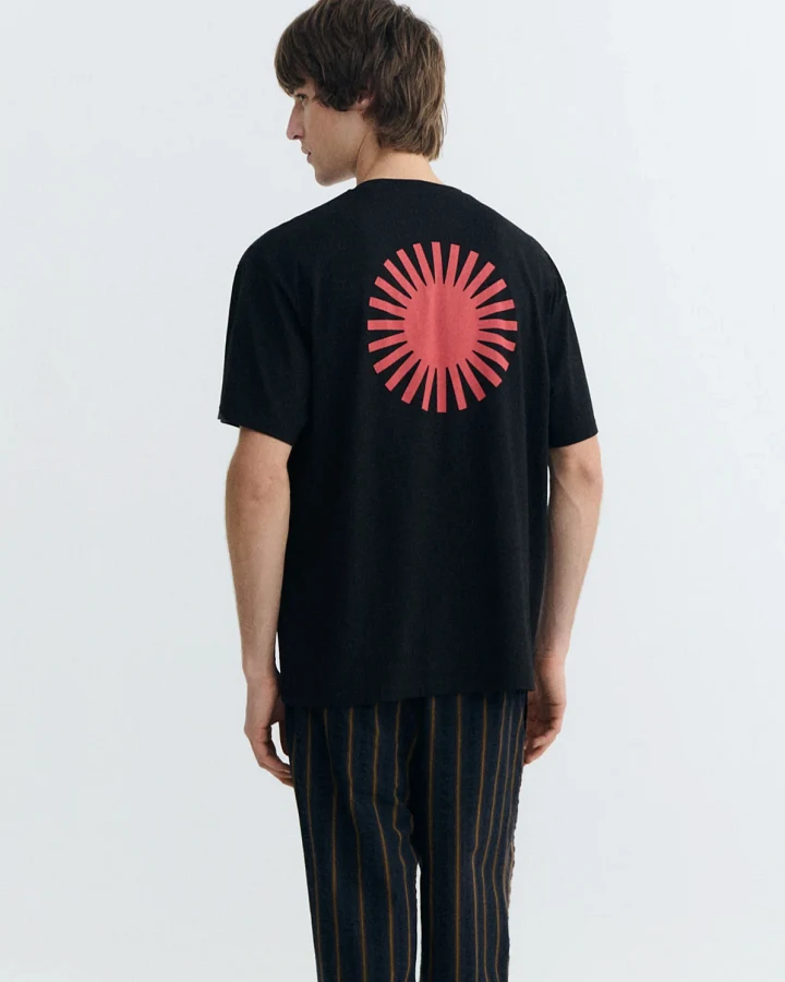 Thinking MU Herren vegan T-Shirt Aaron Sun Rot Schwarz