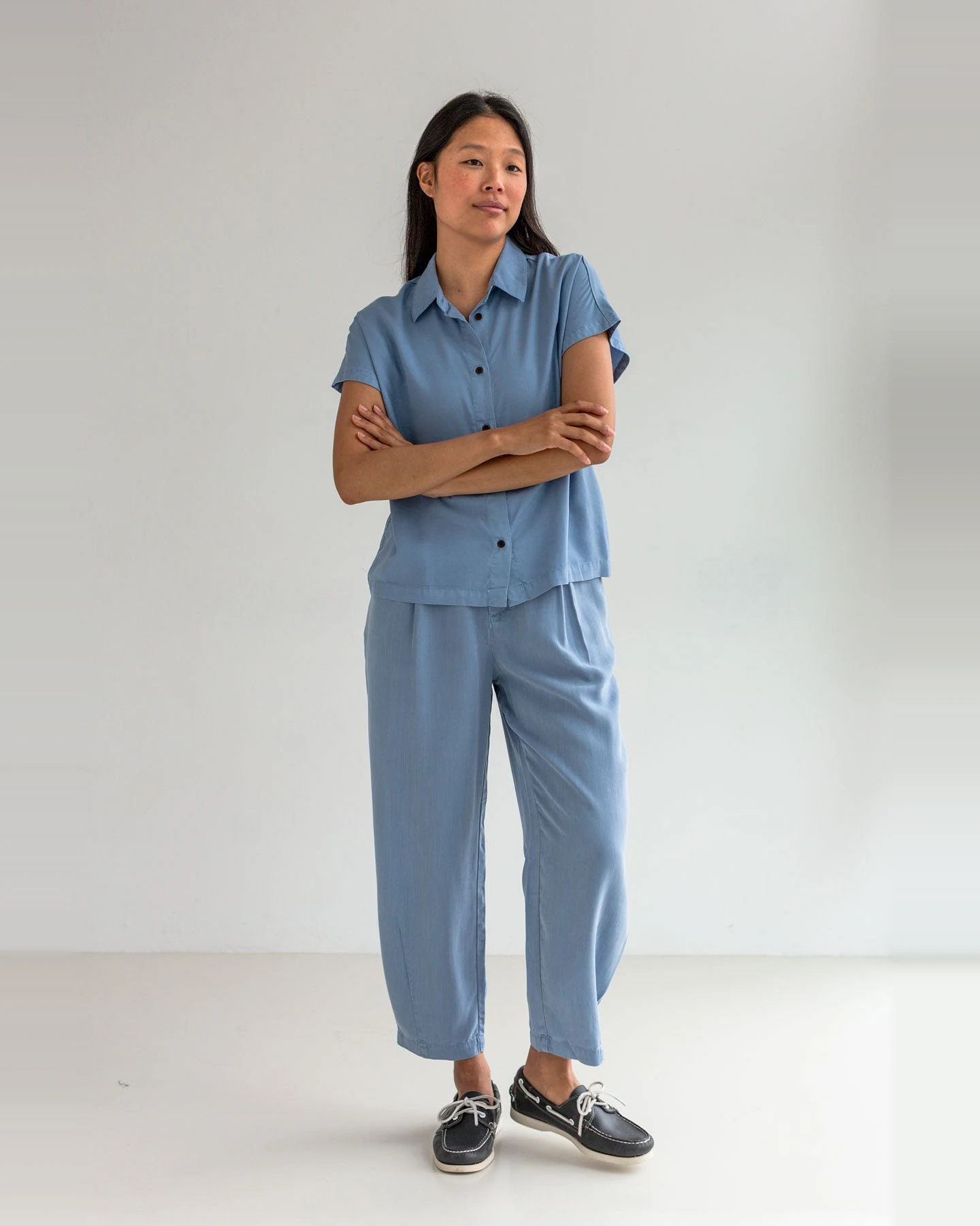 TWOTHIRDS Damen vegan Hemd Cannes Denim Blau – Ansicht 2