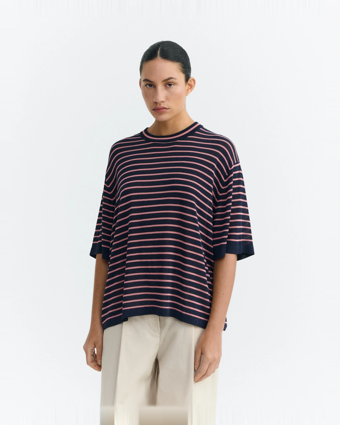 Thinking MU Damen vegan T-Shirt Oversized Zenna Gestreift Marine/Pink – Ansicht 2
