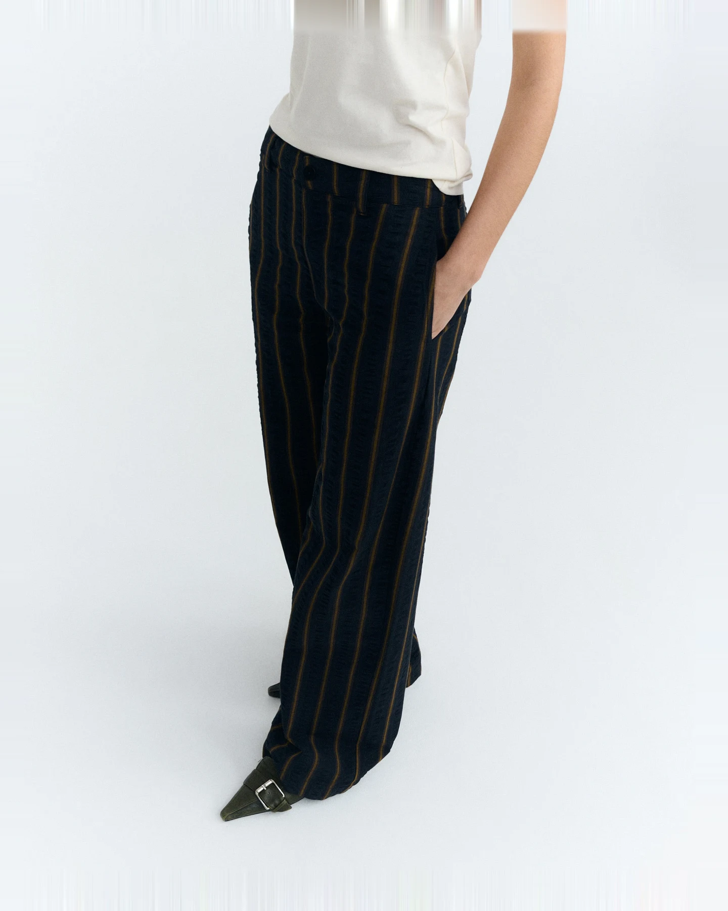 Thinking MU Damen vegan Hose Straight Seersucker Serena Gestreift Navy – Ansicht 2