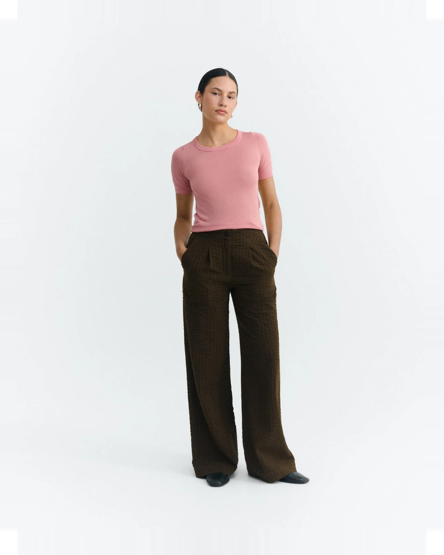 Thinking MU Damen vegan Hose Weites Bein Seersucker Manolita Braun – Ansicht 2