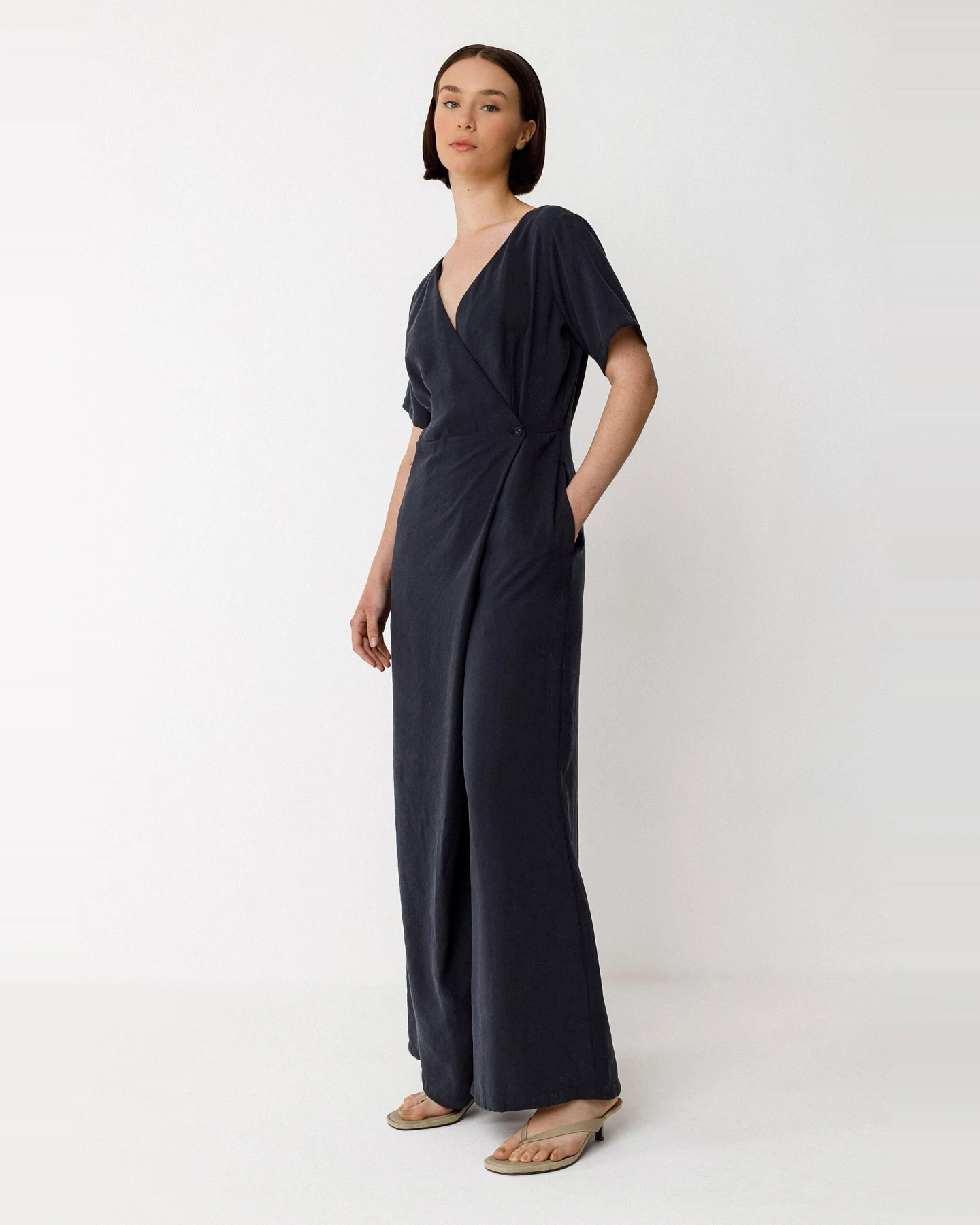 SKFK Damen vegan Jumpsuit Adela Schwarz – Ansicht 2
