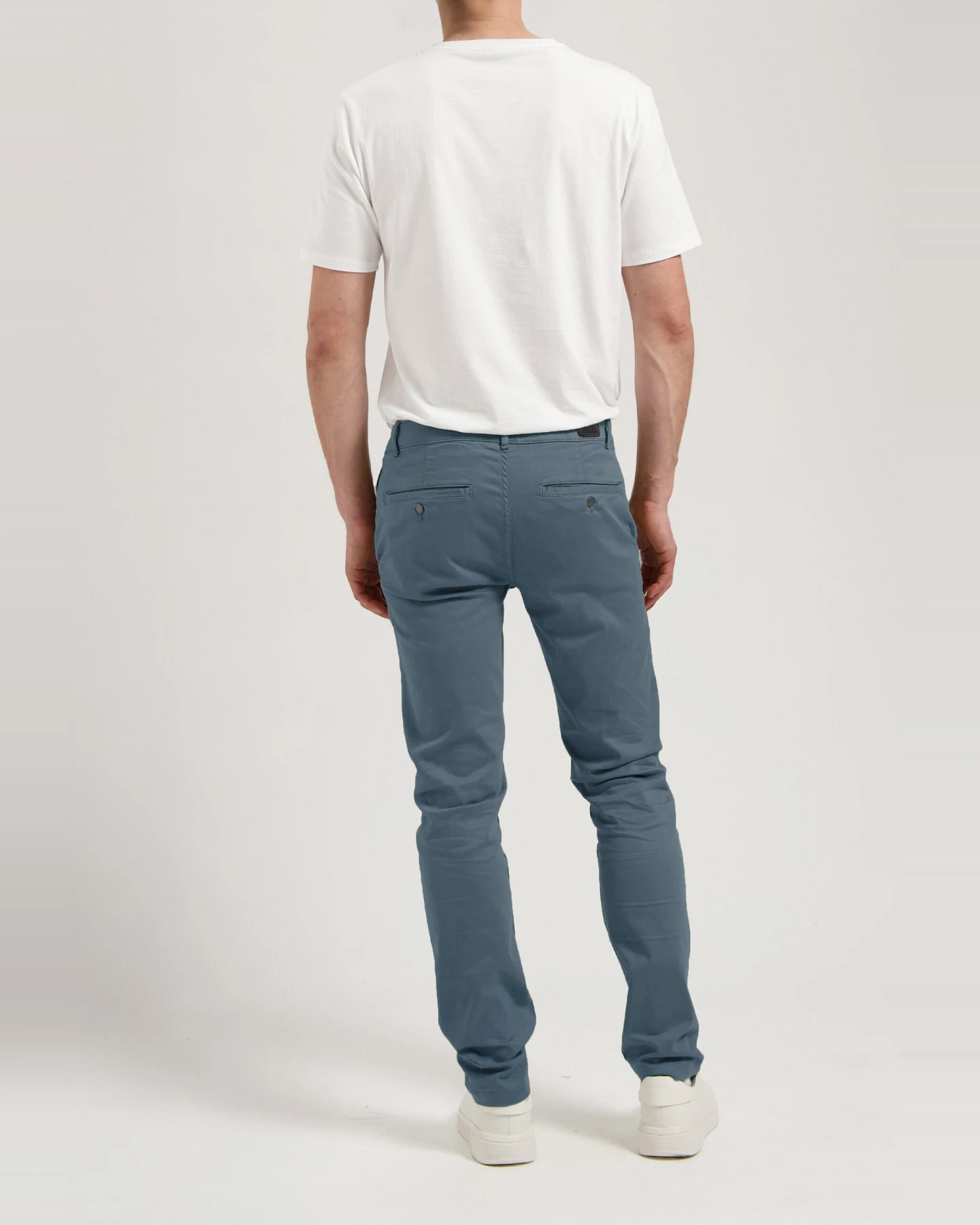 MUD Jeans Herren vegan Hose Mid Tapered Scott Schieferblau – Ansicht 2