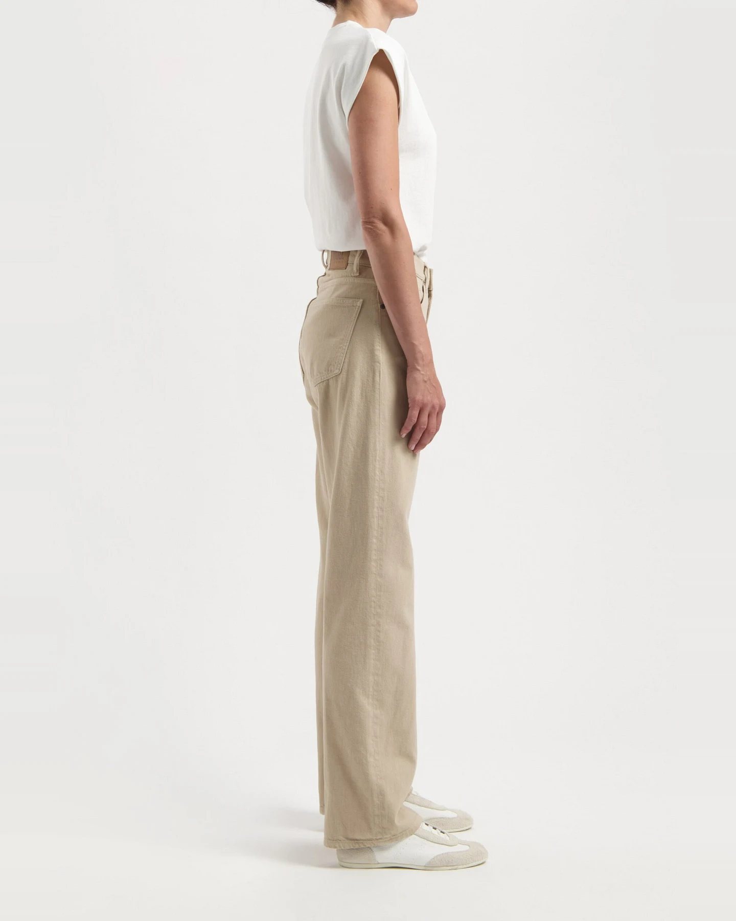 MUD Jeans Damen vegan Jeans Mid Loose Flow Jamie Sand – Ansicht 2