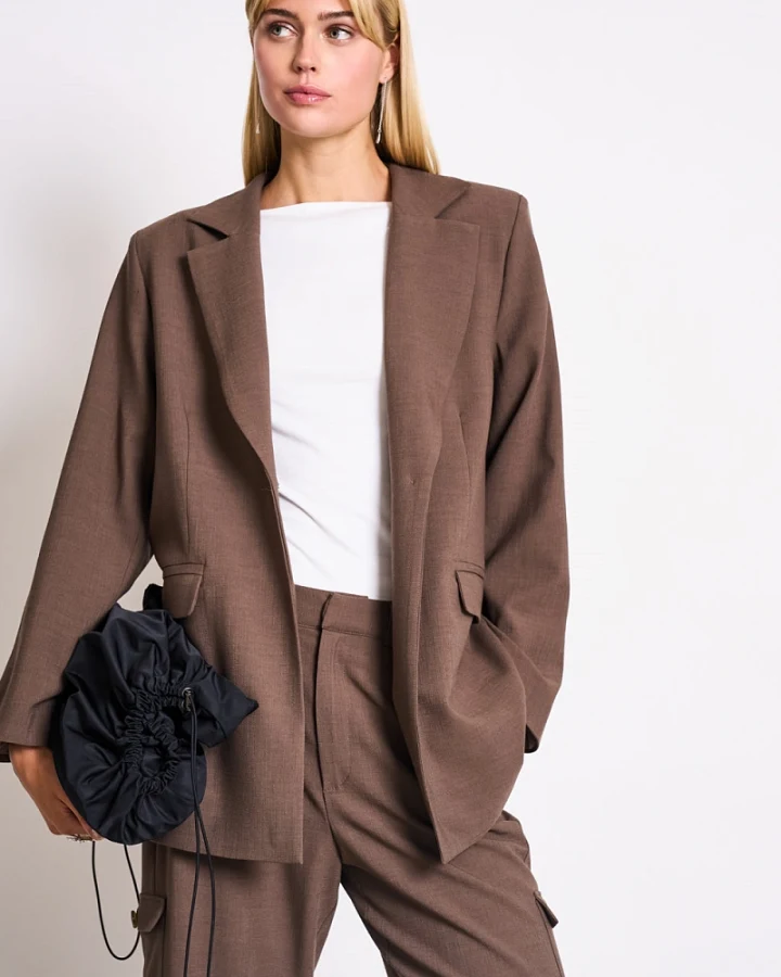 JAN 'N JUNE Damen vegan Blazer Mit Geschlitztem Rücken Jels Clay Brown