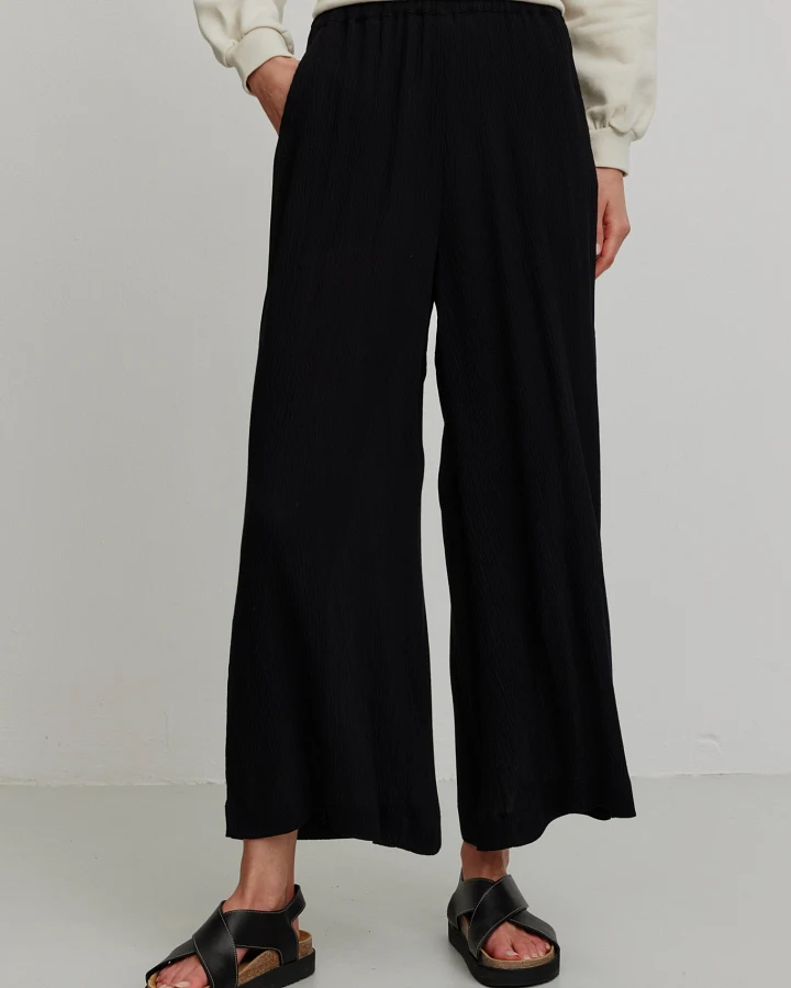 Recolution Damen vegan Hose Mandevilla Schwarz