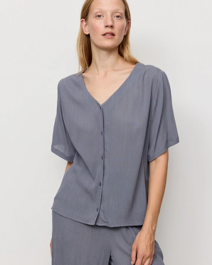 Recolution Damen vegan Bluse Spirea Taubenblau
