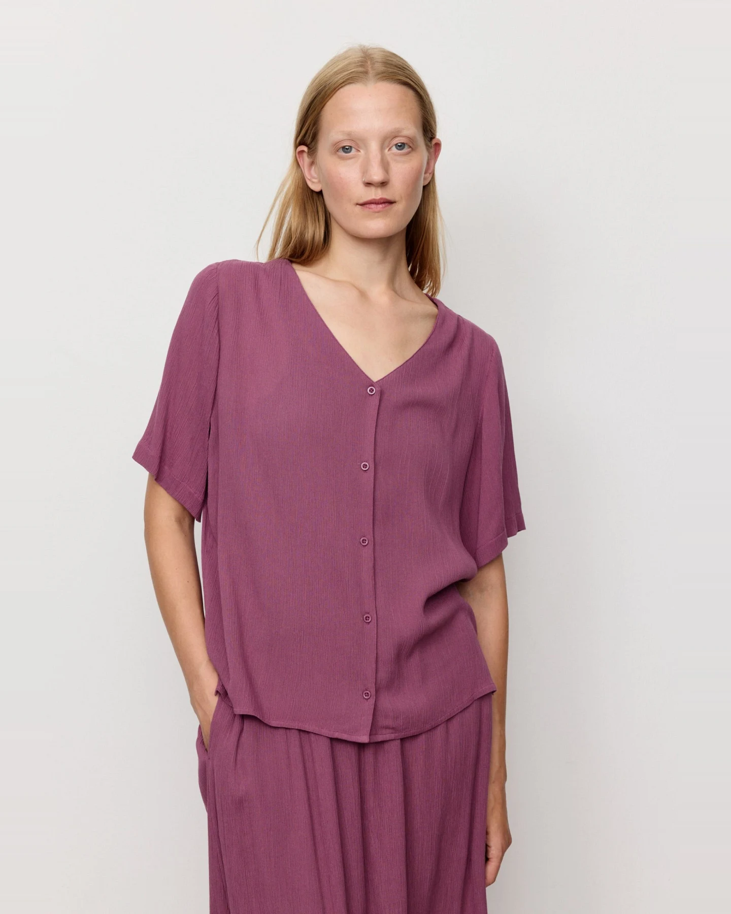 Recolution Damen vegan Bluse Spirea Dark Tulip – Ansicht 2