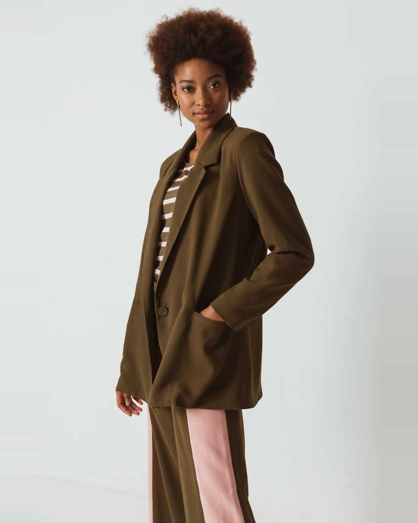 SKFK Damen vegan Blazer Atxa Khaki – Ansicht 2