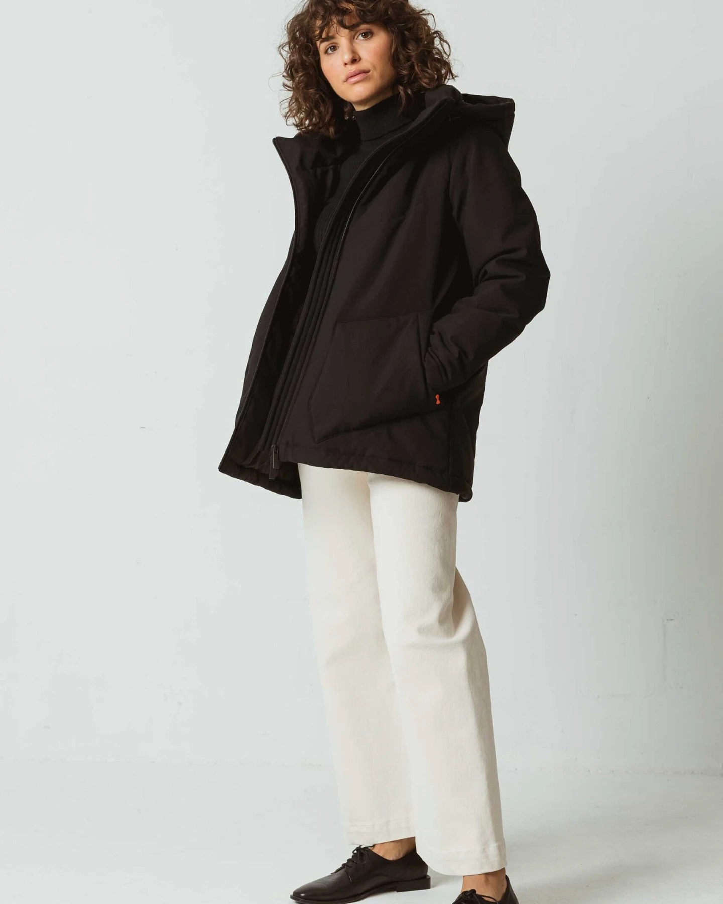 SKFK Damen vegan Jacke Elaia Gesteppt Schwarz – Ansicht 2