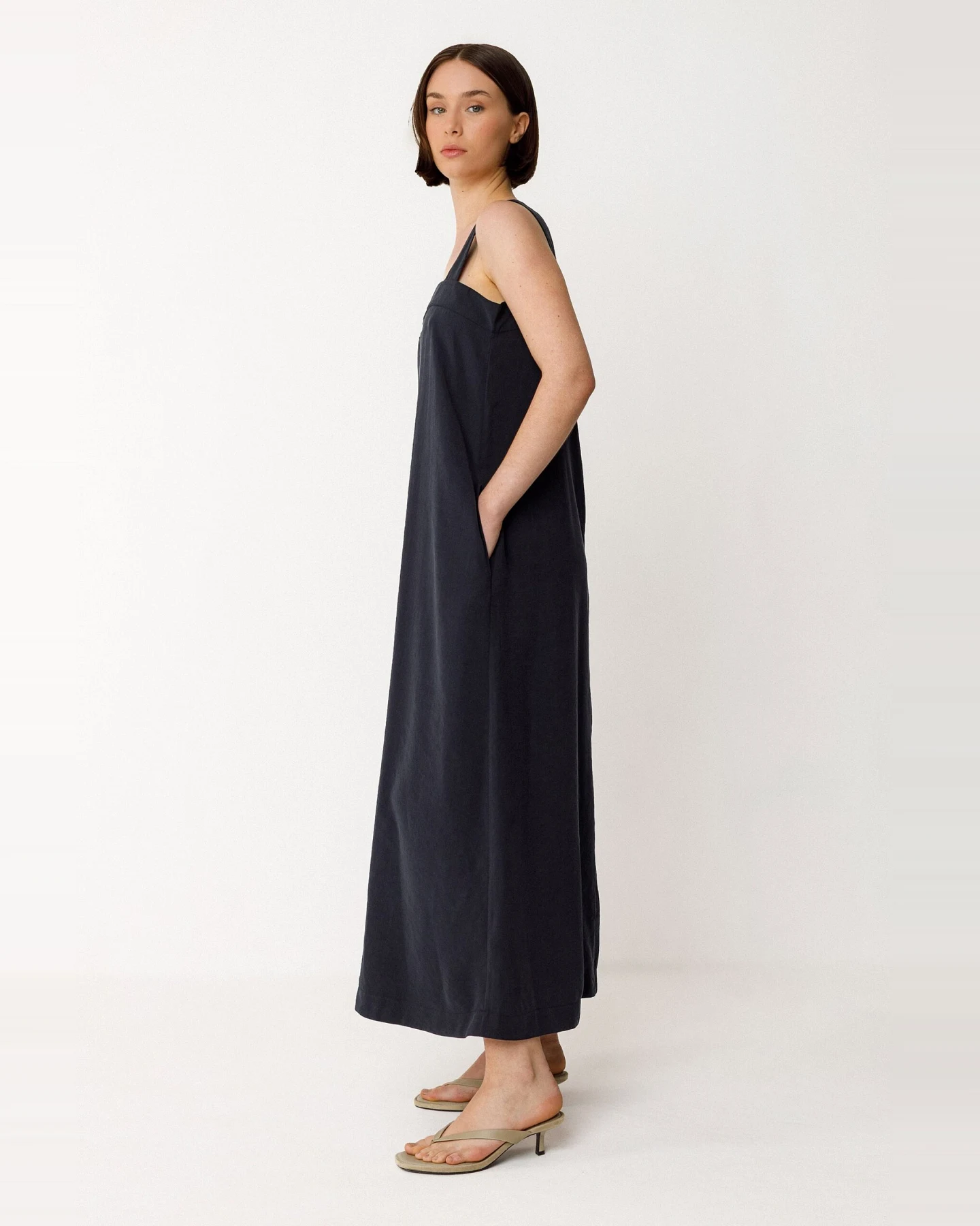 SKFK Damen vegan Kleid Elaia Schwarz – Ansicht 2