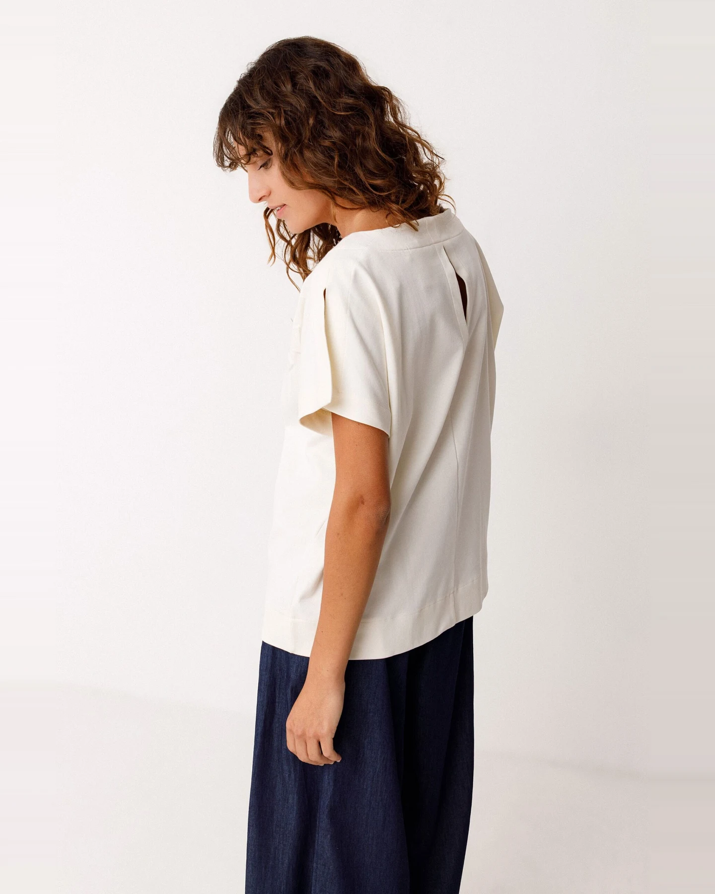 SKFK Damen vegan T-Shirt Iride Beige – Ansicht 2