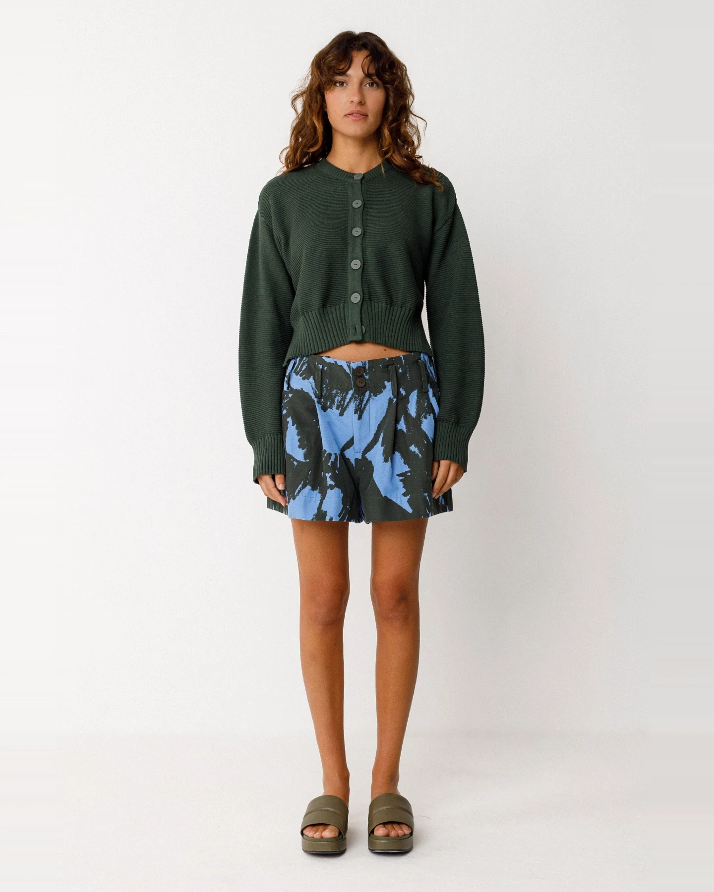 SKFK Damen vegan Shorts Leize Grün Blau – Ansicht 2