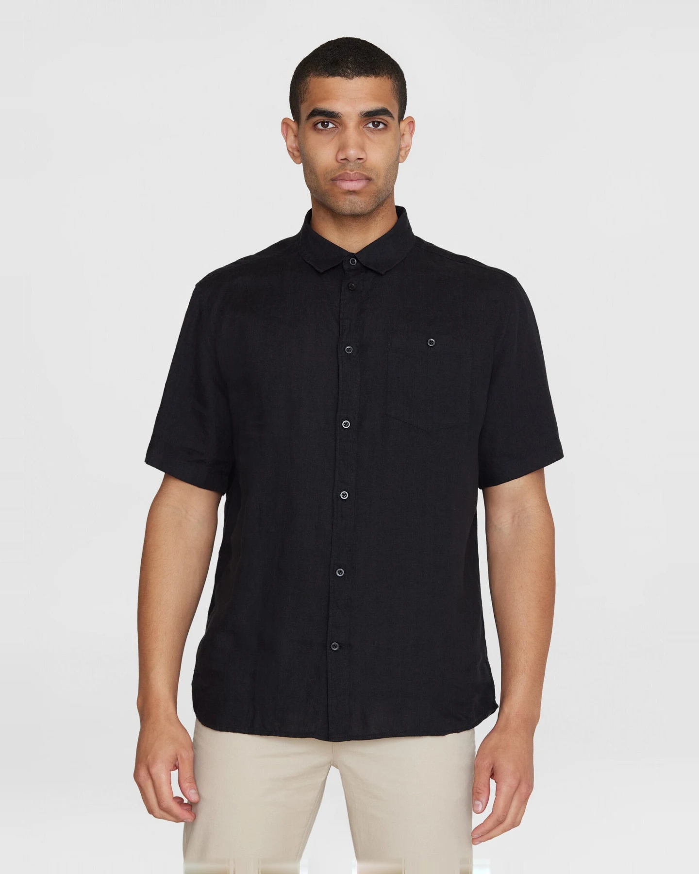 KnowledgeCotton Apparel Herren vegan Kurzarmhemd Custom Fit Black Jet – Ansicht 2