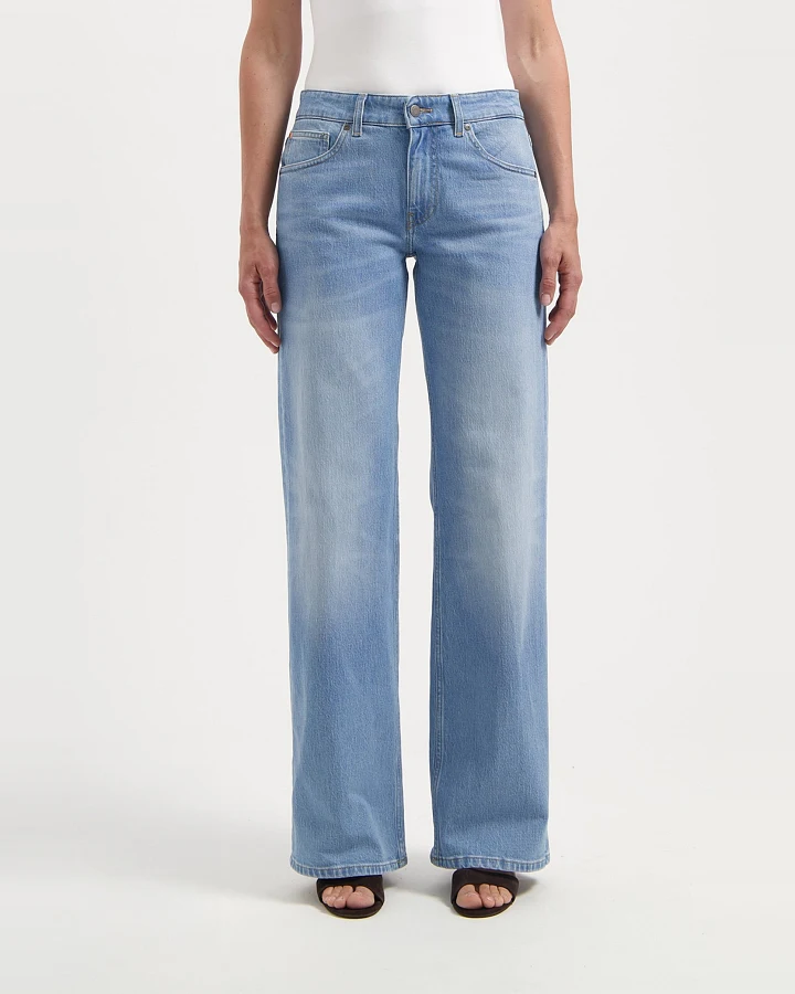 MUD Jeans Damen vegan Jeans Mid Loose Cleo Light Stone Vintage