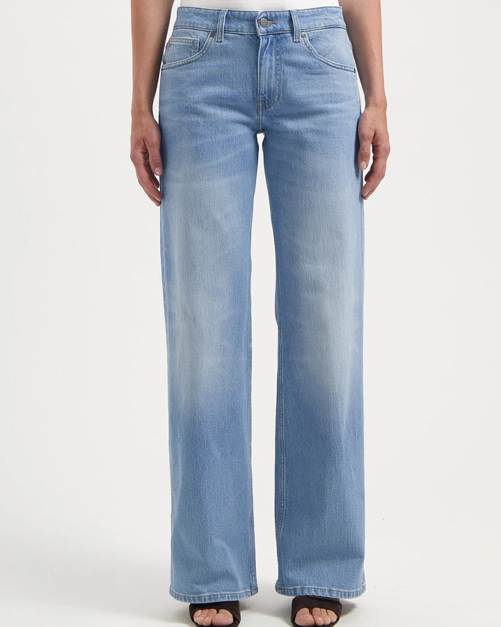 MUD Jeans Damen vegan Jeans Mid Loose Cleo Light Stone Vintage