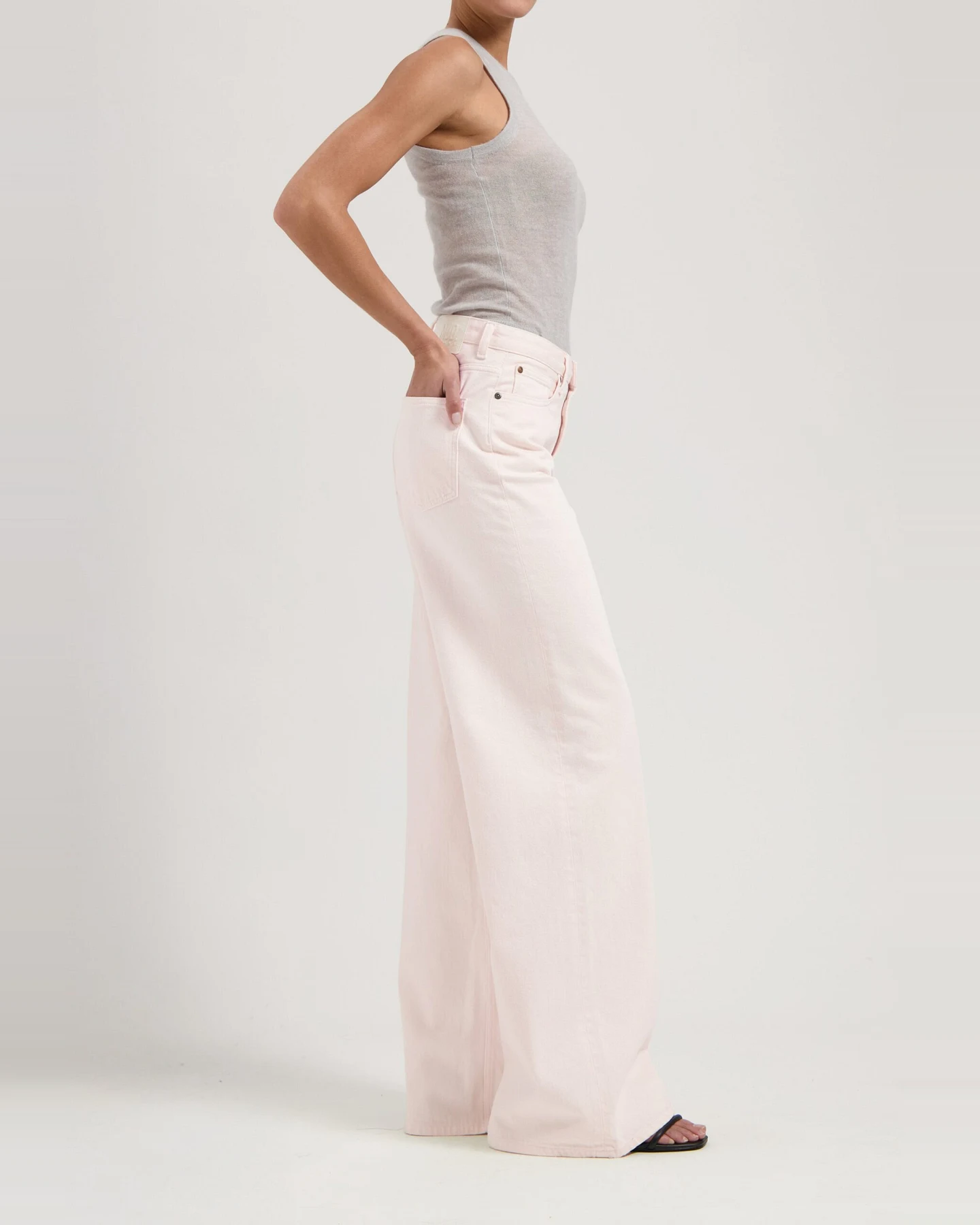 MUD Jeans Damen vegan Jeans High Lose Flow Sara Rosewater Pink – Ansicht 2