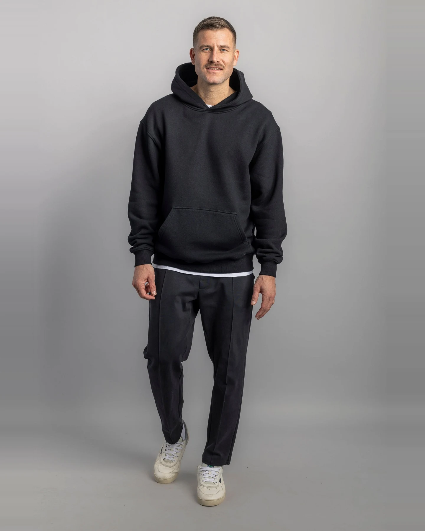 DIRTS Herren vegan Hoodie Oversized Schwarz – Ansicht 2