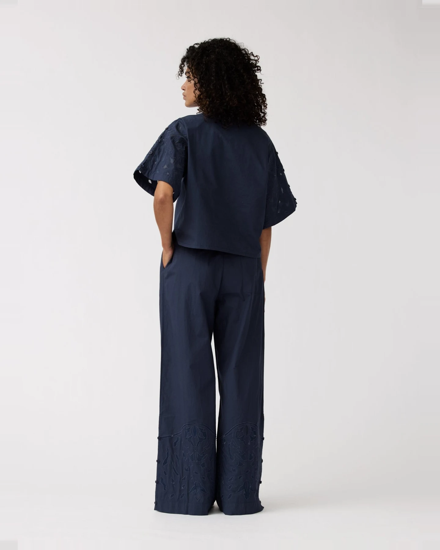 Alchemist Damen vegan Top Lotus Navy – Ansicht 2