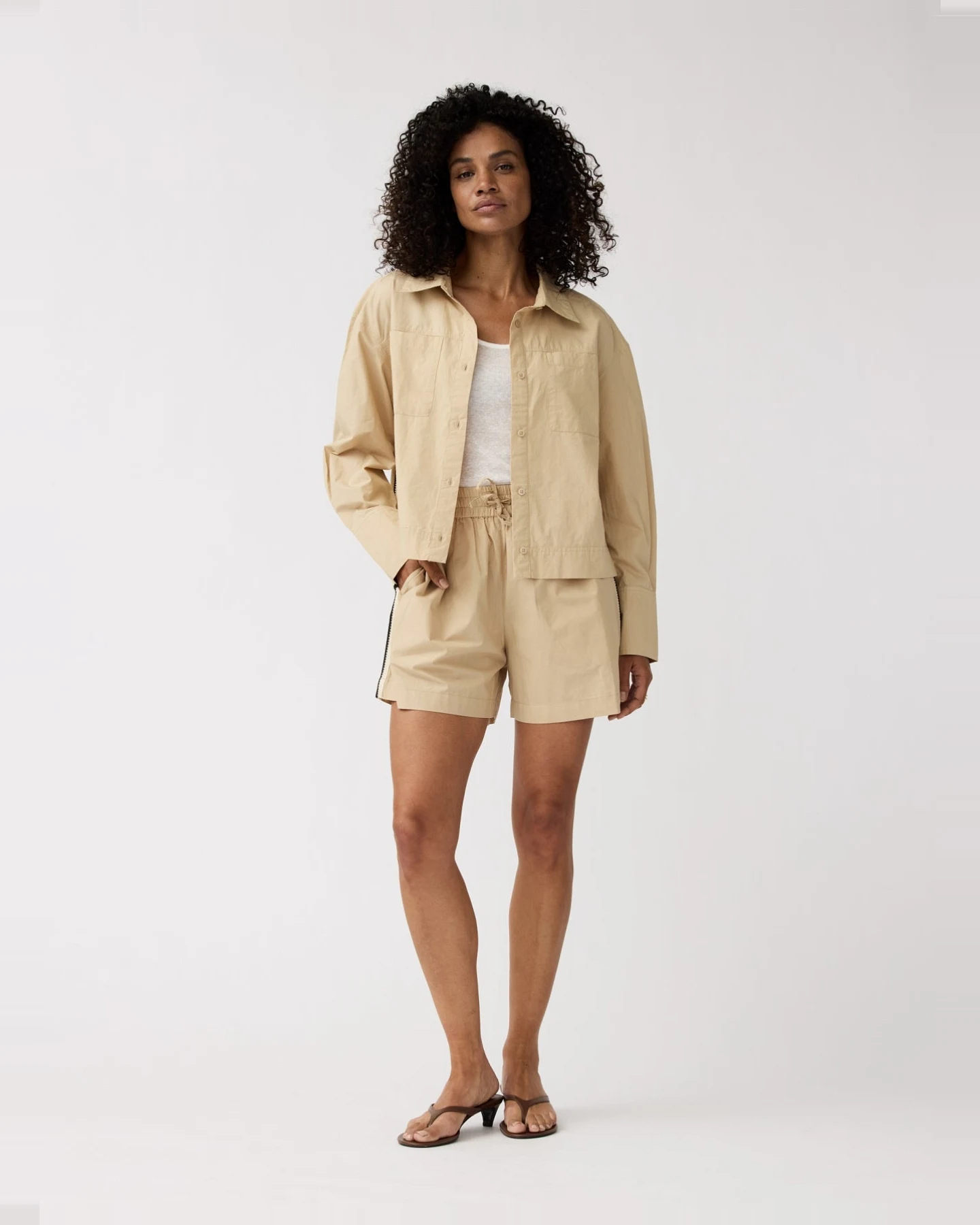 Alchemist Damen vegan Shorts Pfingstrose Tape Sand Beige – Ansicht 2