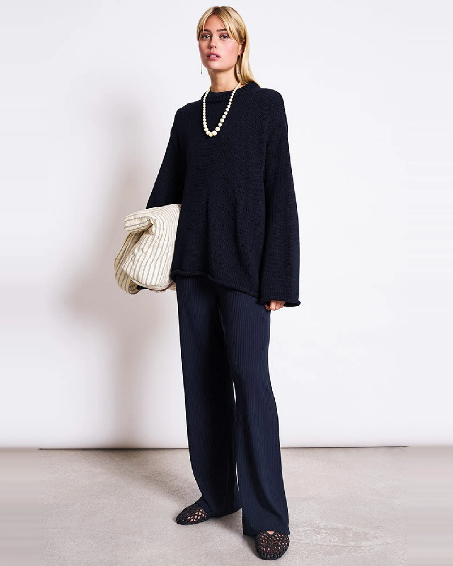 JAN 'N JUNE Damen vegan Hose Smilla Night Fall – Ansicht 2